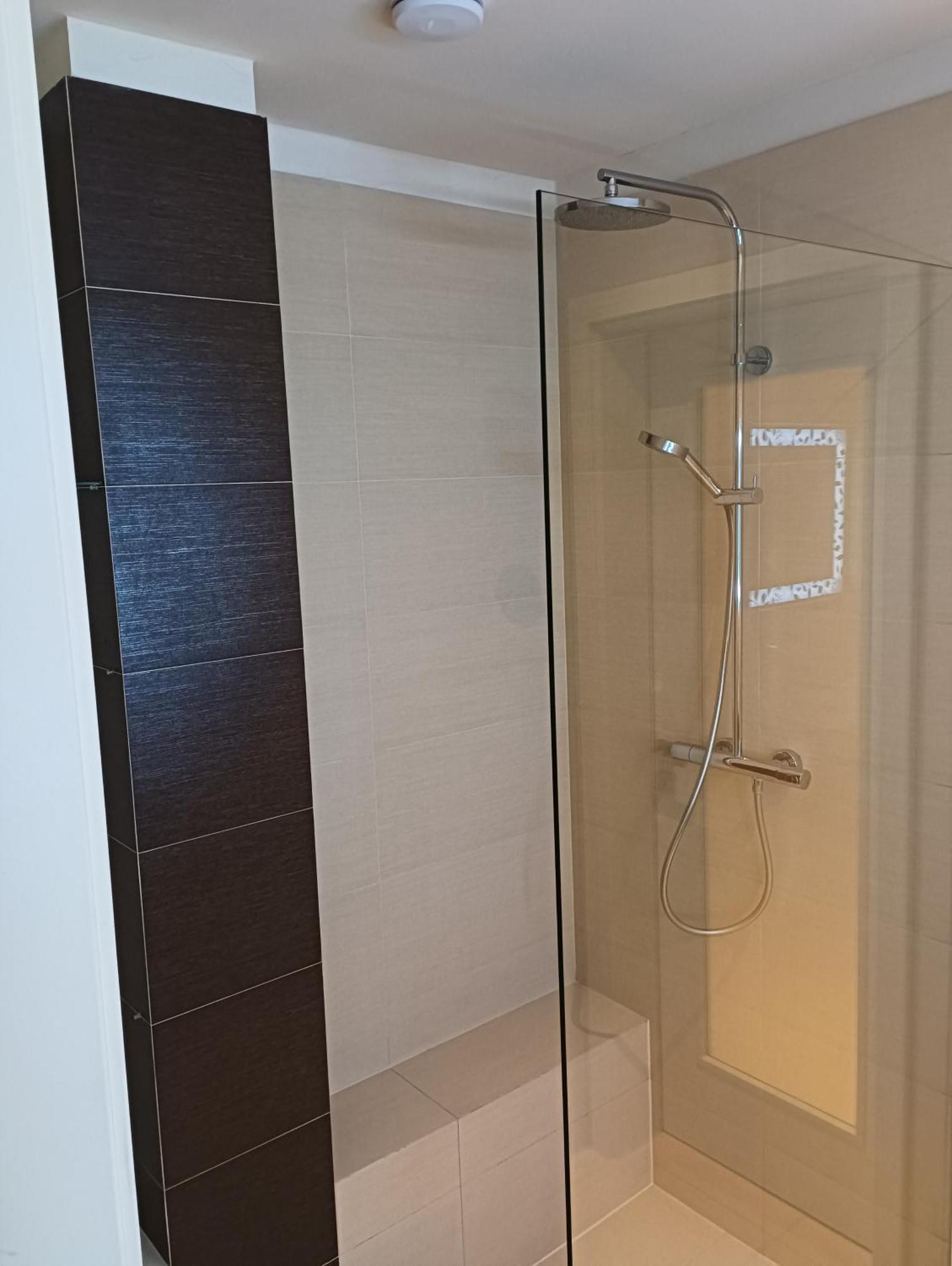 Privatunterkunft Modern In 6
