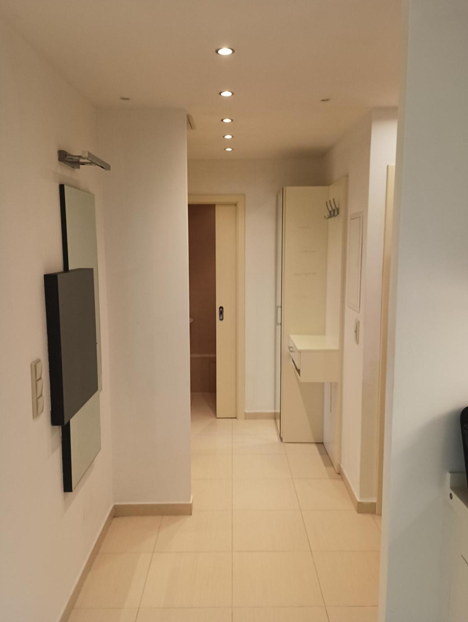 Modern In 6 Privatunterkunft *